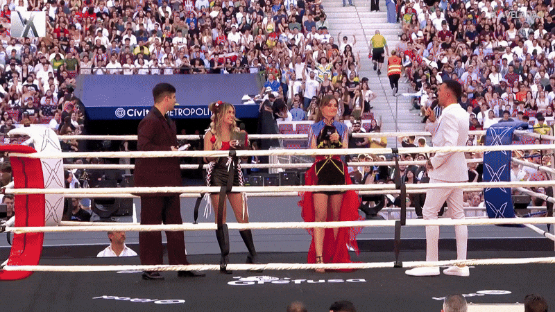 Ibai walking into the La Velada del Año wrestling event